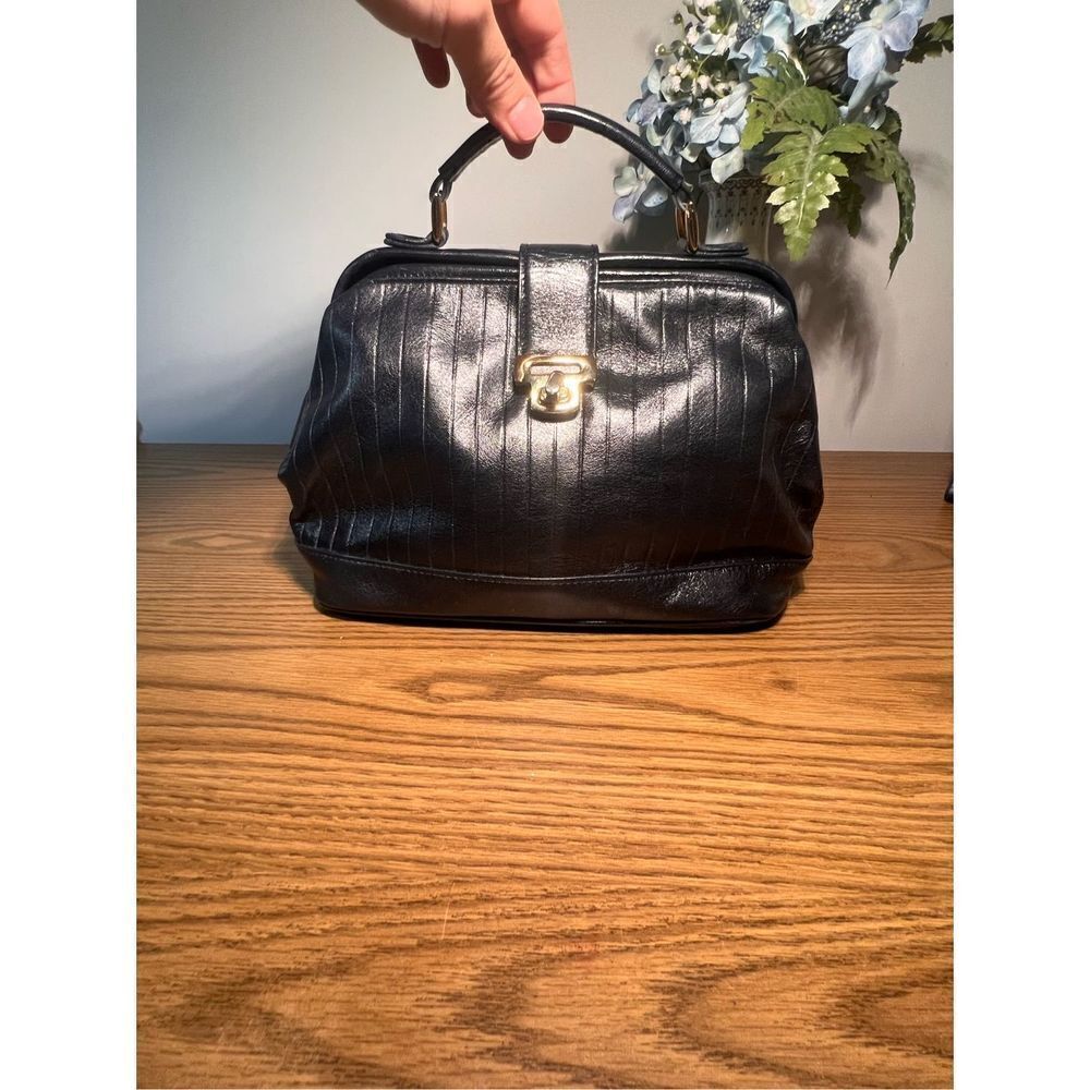 Vintage hand bag Navy Leather mini doctors bag| 1950’s